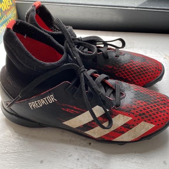 Soccer Cleats - Adidas Predator - kids size 13.5 - Picture 2 of 4